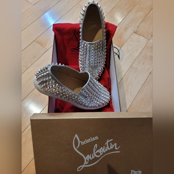 Christian Louboutin Spiky Silver Woman's Roller Boat flat shoe - Picture 2 of 16
